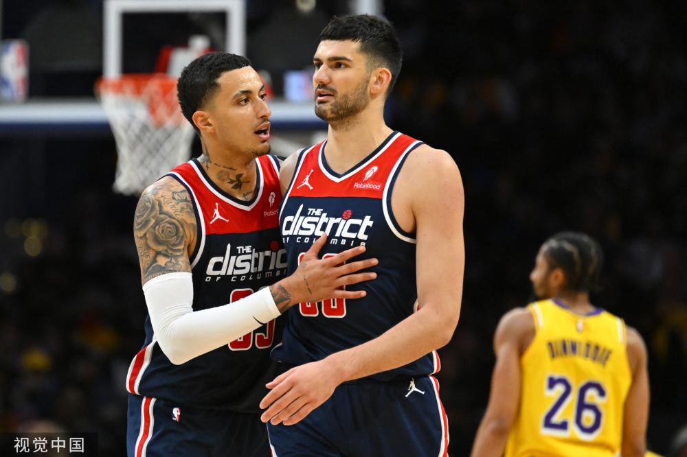 成为湖人稳 成为湖人稳