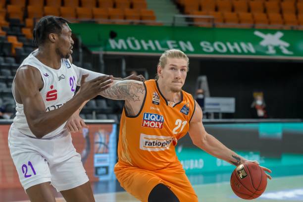 情况下依然 情况下依然